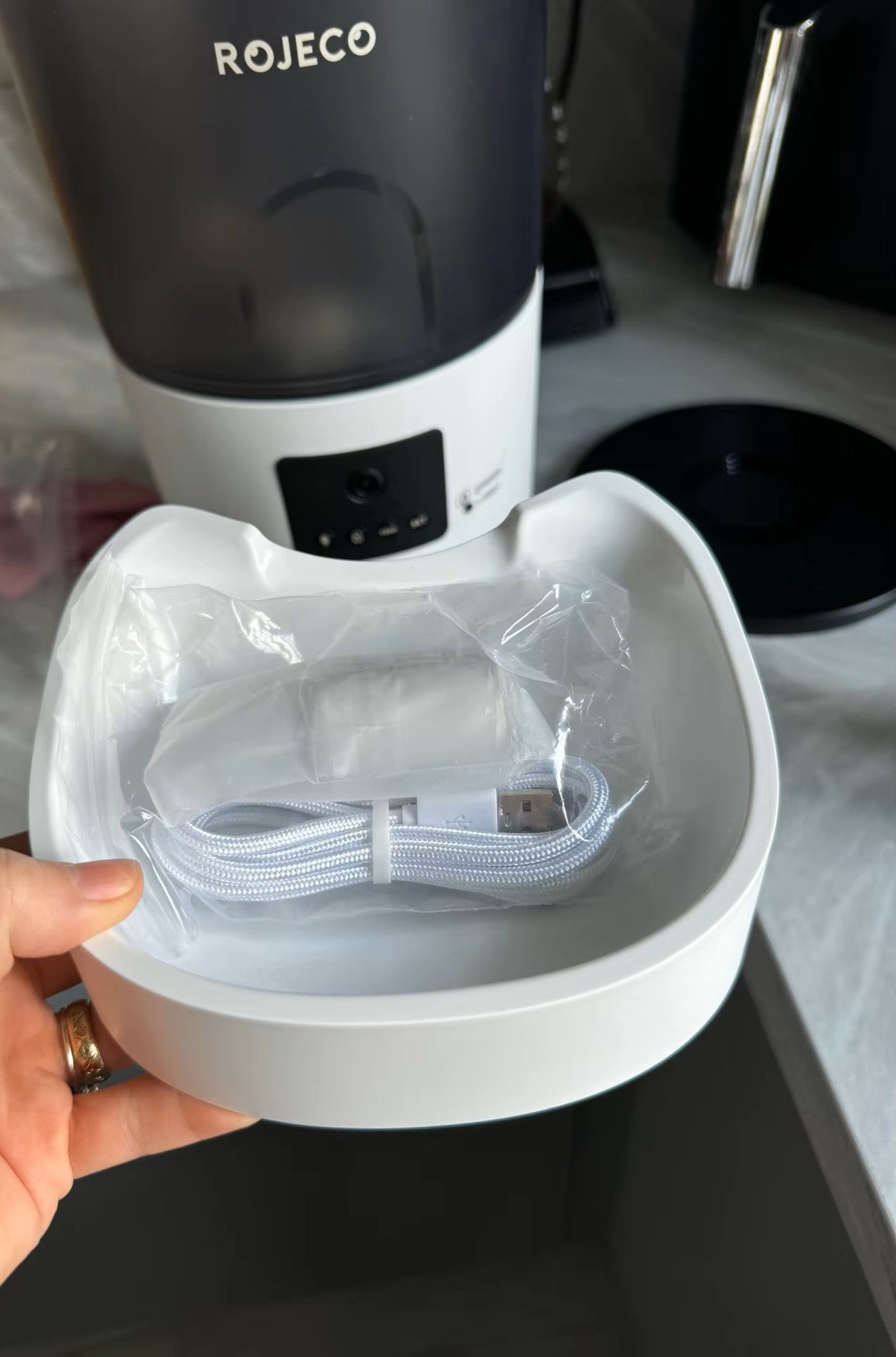 Automatic Pet Feeder With Camera and Voice Recorder
