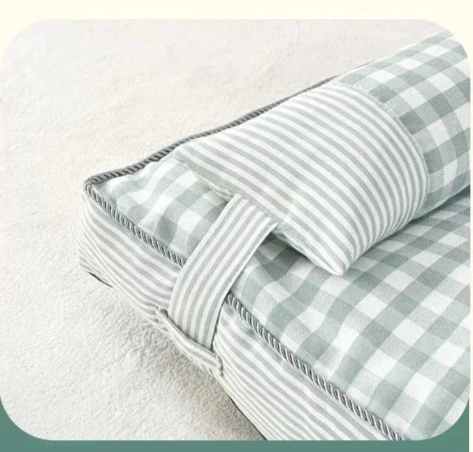 Comfortable Pet Bed with Pillow
